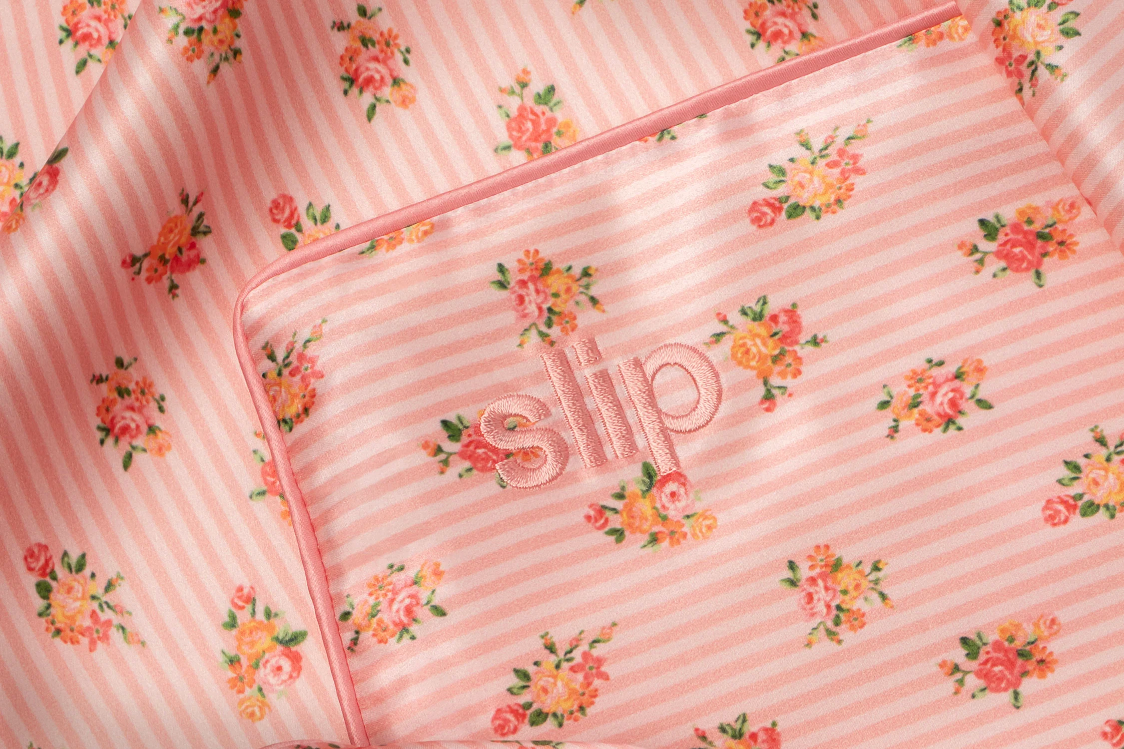 Petal Queen Zippered Pillowcase - Image 5