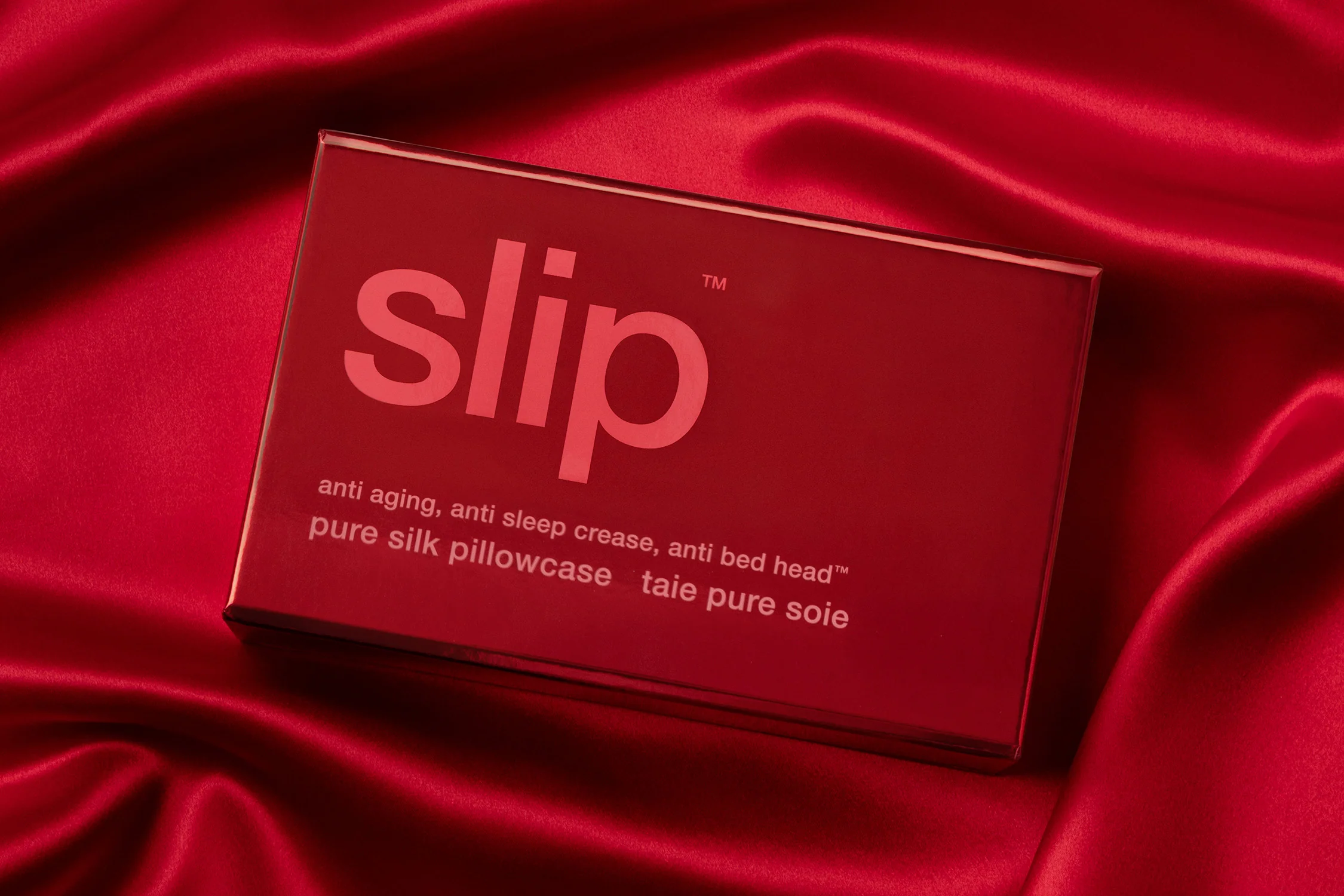 Scarlet Queen Zippered Pillowcase - Image 6